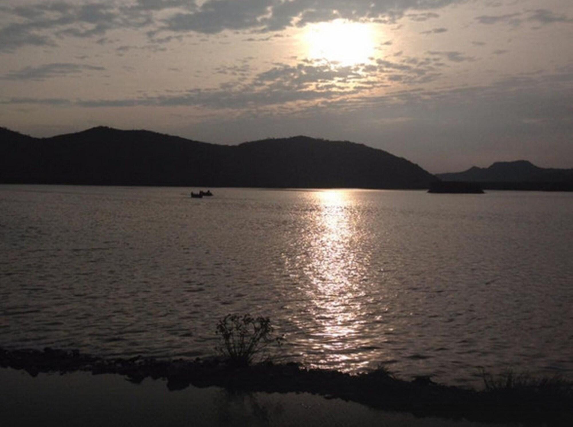 Regenta Central Jal Mahal, Джайпур Екстериор снимка